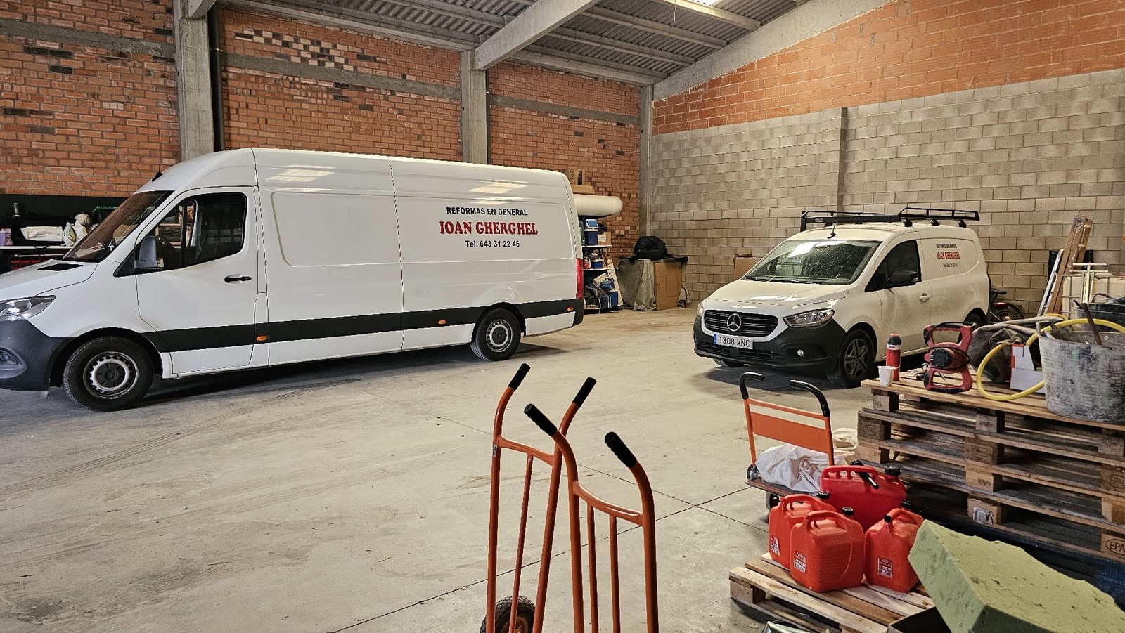 Equipo de reformas trabajando