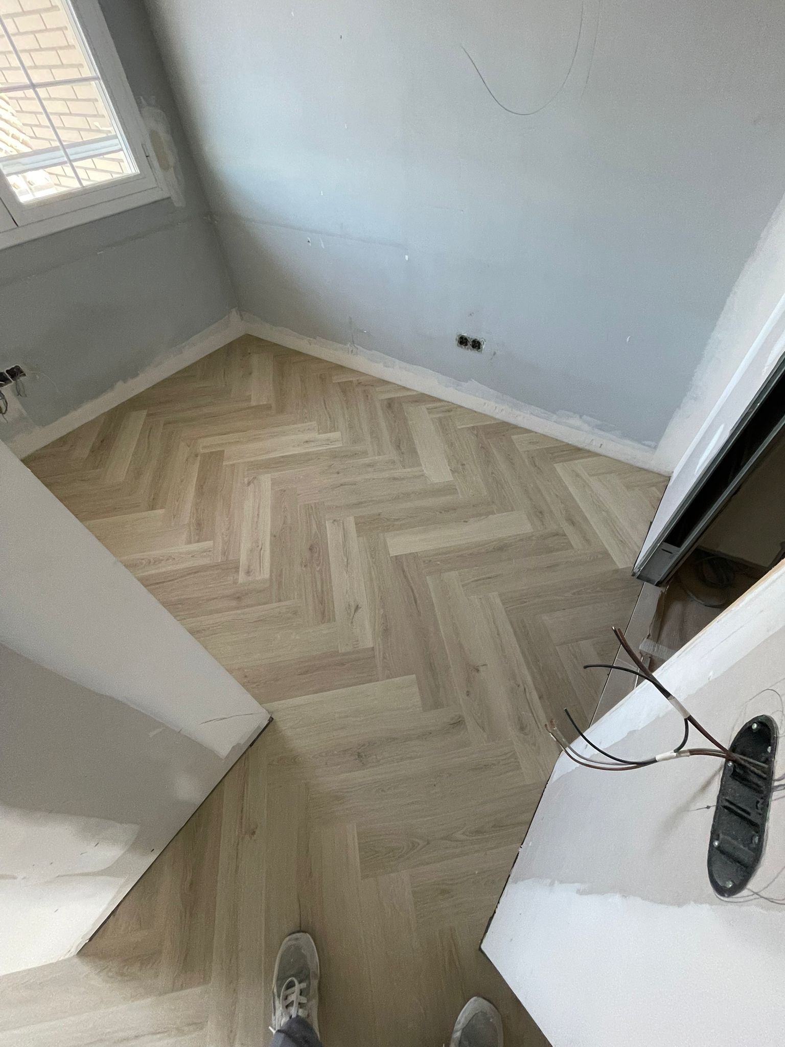 Suelo porcelánico en interior